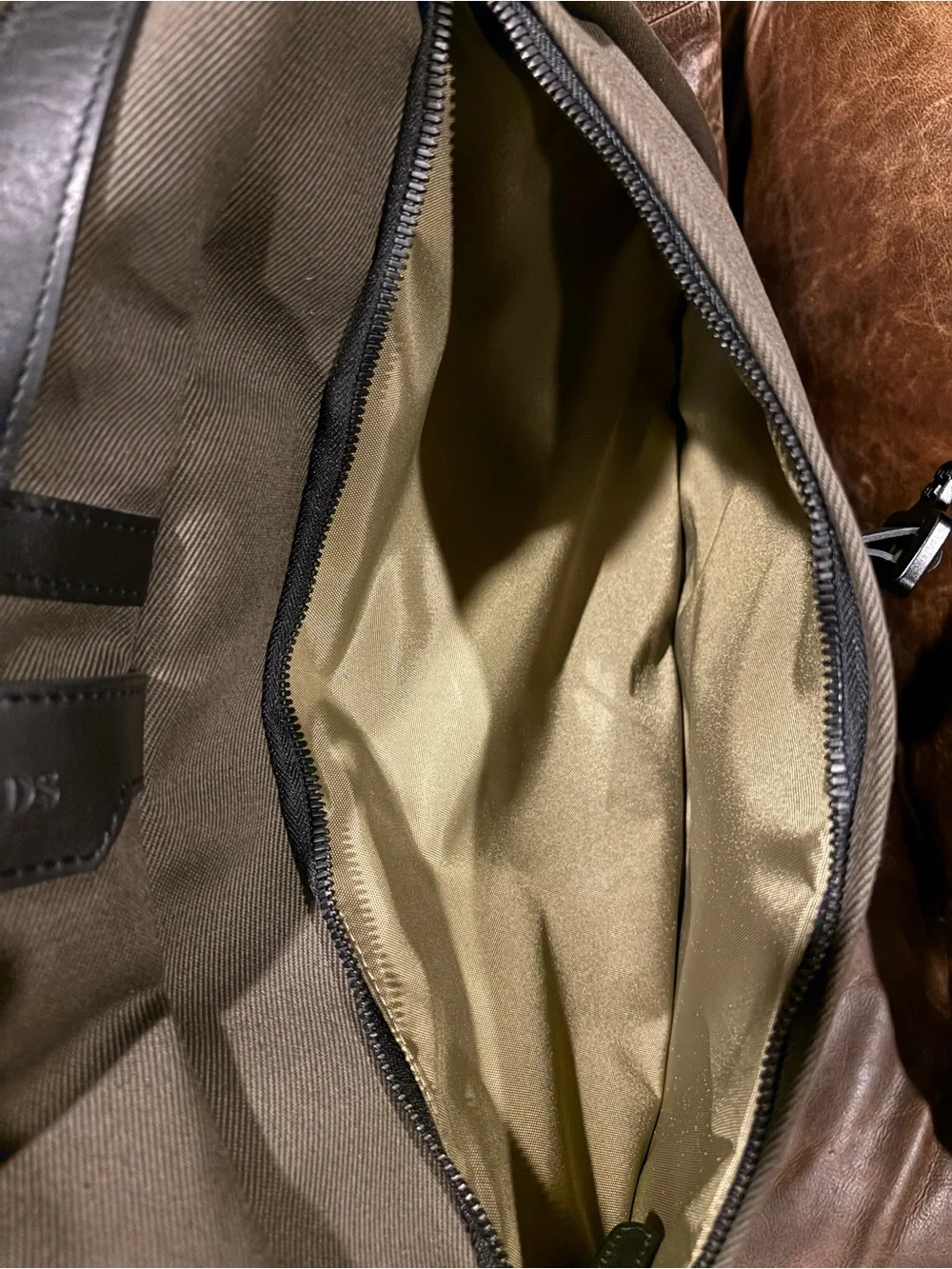 Allen Edmonds Fairfield Flap Backpack - Picture 10 of 11